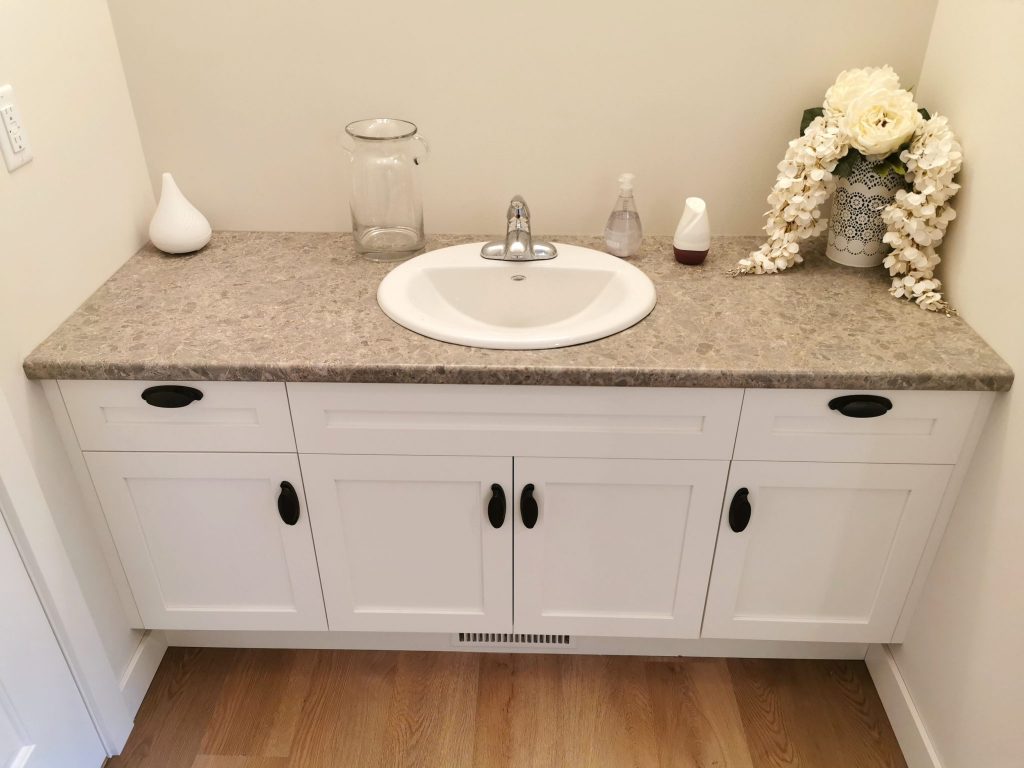 Bathroom Sinks & Faucets